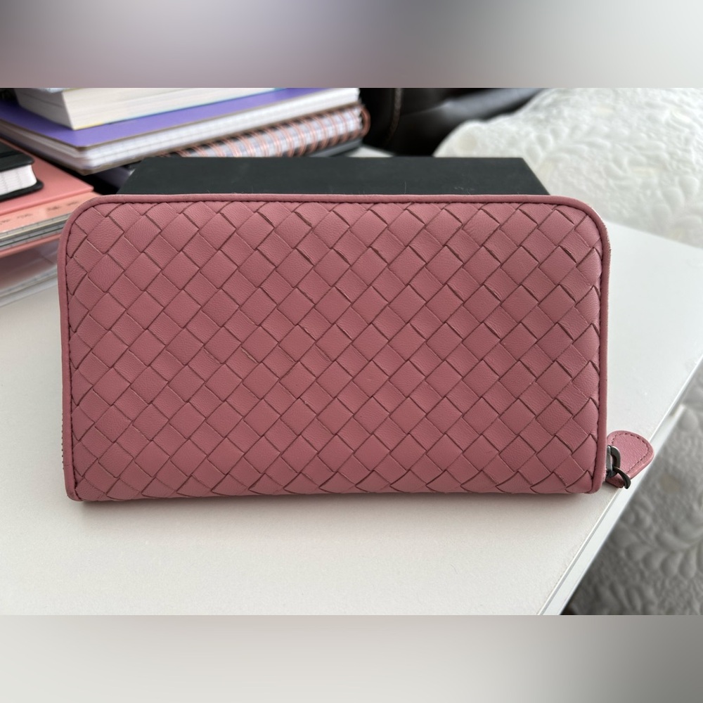 Bottega Veneta Mauve Woven Wallet